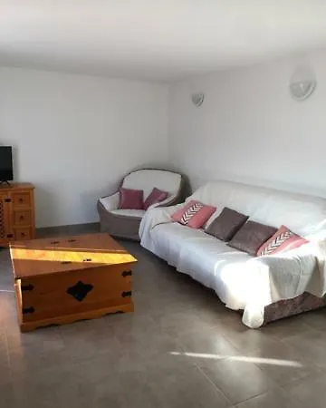 Lucie Paul Rez De Jardin à Méla *